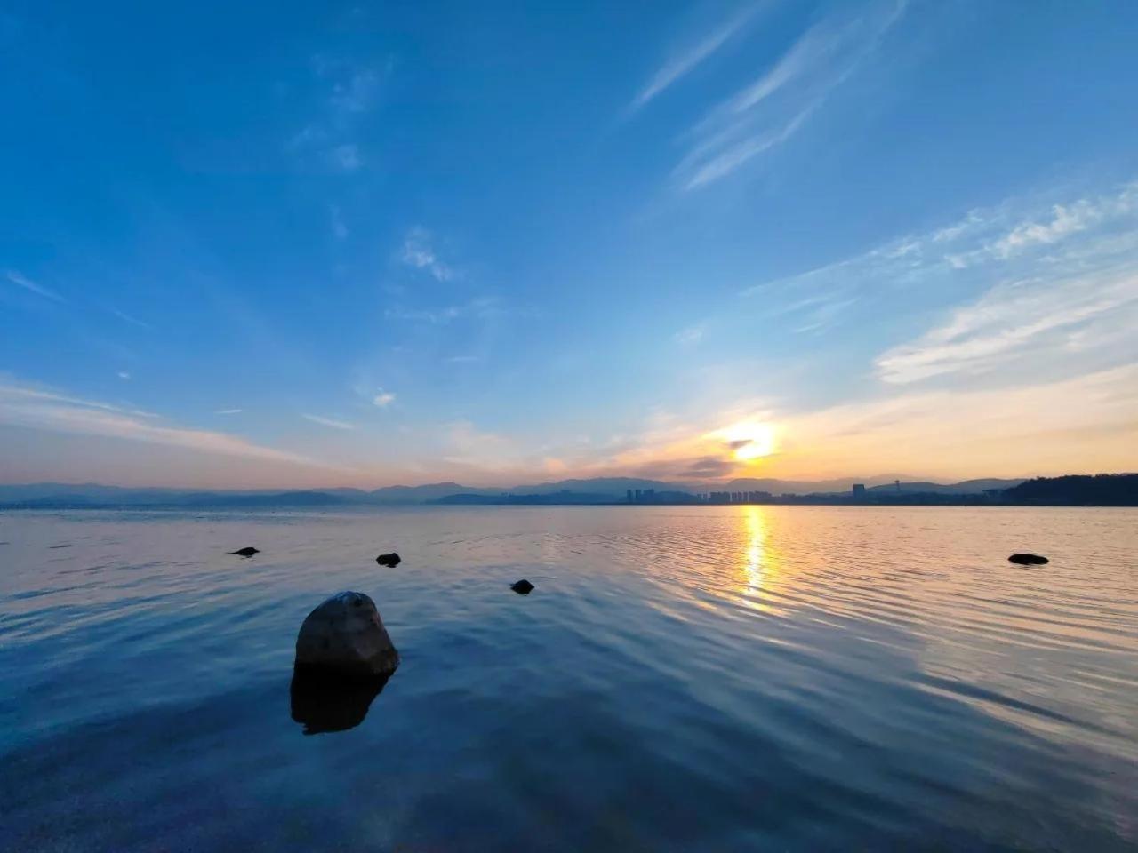 Dali Nest Secret Garden Lake View Inn Luaran gambar